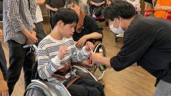 ボッチャ大会の組み合わせを決めるくじ引き